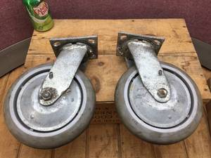 lot 45 image: Pair ENCORE 4SER 8 Swivel Castor Wheels
