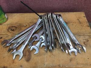 lot 74 image: SAE Combination Wrenches 916 - 34