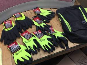 lot 79 image: 8 Pair BOSS V2 Flex-Grip Gloves - Some New