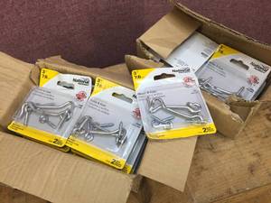lot 88 image: 19 Packs 3 Hook & Eyes Sets - Like New