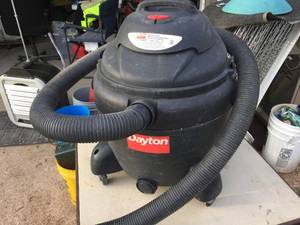 lot 90 image: Dayton WetDry Vacuum 3VE21