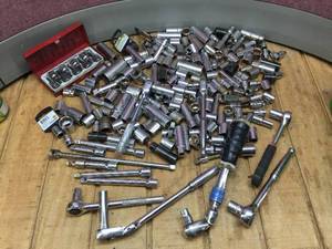 lot 103 image: Large Group 38 Dr. Ratchets - Sockets - Extensions