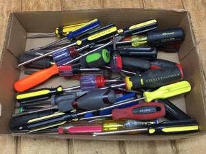 lot 104 image: Variety Screwdrivers Flat - Philips