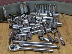 lot 106 image: Group 12 Dr. Ratchets - Sockets -  Extensions