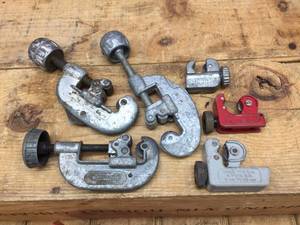 lot 112 image: 6 Smaller Tube Cutters Craftsman - Ridgid - Superior