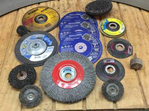 lot 115 image: Group Metal Cutter - Grinder - Wire BladesBrushes