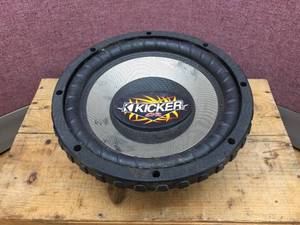 lot 131 image: Kicker Comp VR10 Speaker