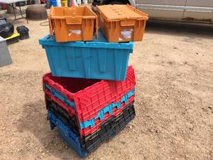 lot 149 image: Variety 9 Butterfly Style Totes