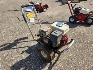 lot 17 image: Honda 2500-PSI GX200 Pressure Washer