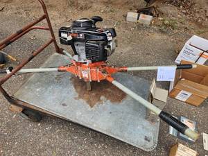 lot 31 image: General Hole Digger 300 Honda GXV160 2-Man Auger
