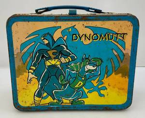 lot 46 image: 1976 Thermos Brand Metal DYNOMUTT Lunch Box (NO Thermos)