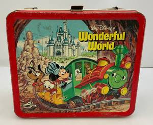 lot 49 image: 1980 Embossed Walt Disney WORLD ON ICE  Wonderful World  Metal Aladdin Lunch Box (NO Thermos) Missing Handle