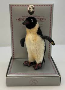 lot 59 image: Vintage 1980s Limited Edition  Steiff Museum Collection Penguin (Loose In Original Box) ID. # 003705