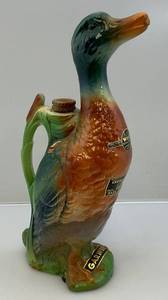 lot 62 image: Vintage GARNIER DUCK Pour Spout Decanter (VERY COOL)
