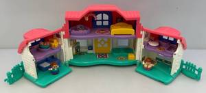 lot 76 image: Vintage Fisher Price Little People Doll House Cottage