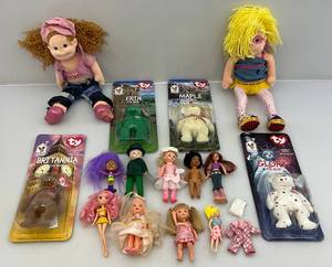 lot 142 image: Misc. Vintage Dolls & More