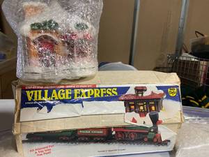 lot 100 image: Village Express Christmas Train & Decor Kit with Fake Snow