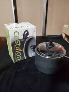 lot 110 image: Castalon 9Qt Italian Cookware Stock Pot with Teflon Coating