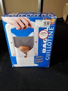lot 132 image: Bagel Biter Bagel Guillotine Slicer