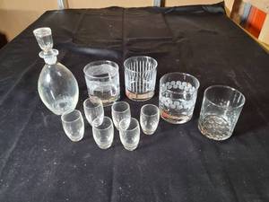 lot 136 image: Elegant Glassware Set Decanter, Cocktail and Shot Glasses