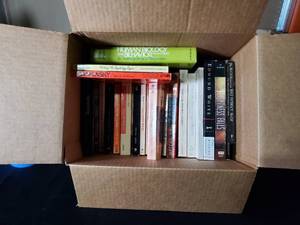 lot 186 image: Assorted Vintage and Contemporary Book Collection
