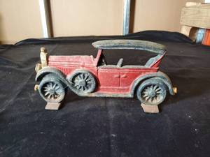 lot 192 image: Decorative Vintage Cast Iron Car Model