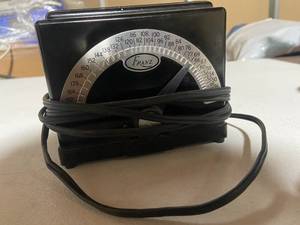 lot 33 image: Vintage Franz Electric Metronome Model LM-FB-4