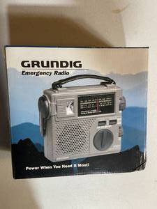 lot 72 image: Grundig FR200 AMFMSW Emergency Radio