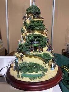 lot 89 image: Glory to the Newborn King Christmas Decoration - Intricately Detailed