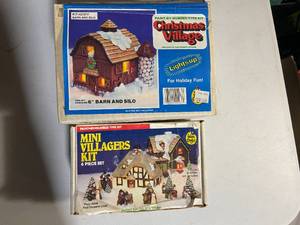lot 96 image: Wee Crafts Christmas Village & Mini Villagers Kit Collection