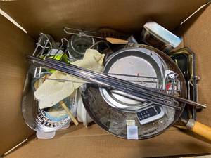 lot 235 image: Assorted Kitchen Accessories and Containers
