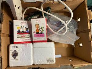 lot 237 image: Assorted Christmas Decorations and Home Essentials