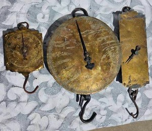 lot 18 image: Vintage Dairy Scales (Cow Chow, Salters, Chatillon)