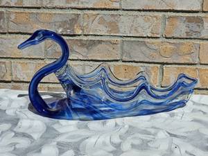 lot 70 image: Glass Blown Blue Swan