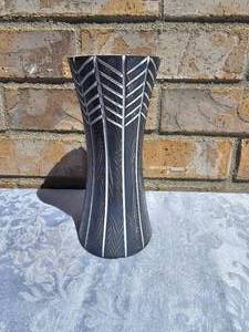 lot 24 image: Mari Simmulson Upsala-Ekeby Vase - Ax Series