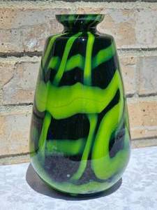 lot 10 image: Stunning Czech Bavarian Glass Vase
