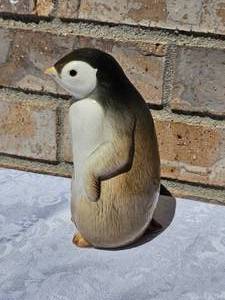 lot 63 image: Lomonosov Porcelain Penguin USSR