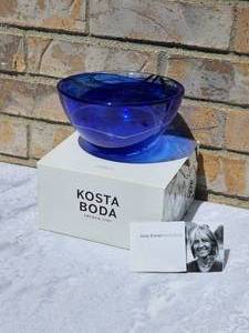 lot 8A image: Kosta Bota Anna Ehrner Cobalt  Glass Bowl