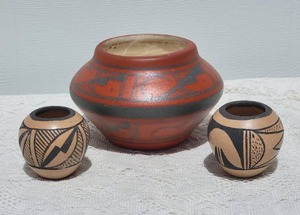 lot 94 image: SIGNED Indigenous Hopi Fine Art Pottery Vessels - (3)
