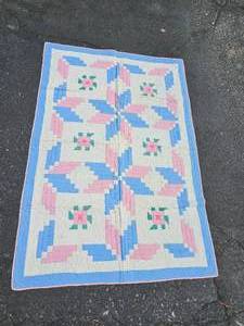 lot 67B image: Eight Point Saw Nursery Quilt