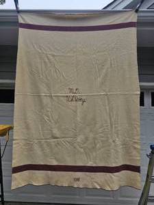 lot 54H image: 1944 US Arm Medical Department Wool Blanket