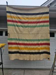 lot 54E image: Vintage Oregon City Four Point Wool Blanket