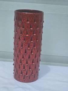 lot 14 image: Brutalist MCM Bitossi Ceramic Vase