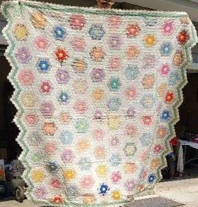 lot 121 image: Vintage Feed Sack Quilt  Grandmotherss Flower Garden