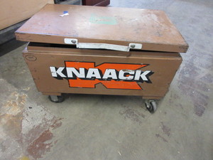 KNAACK UTILITY BOX ON WHEELS