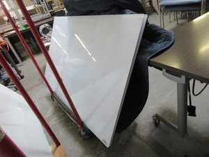ICEBERG GLASS WHITE BOARDS