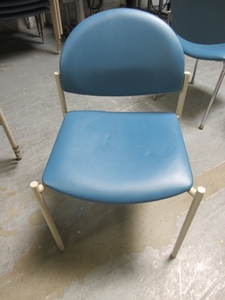 KI VERSA STACKING CHAIRS