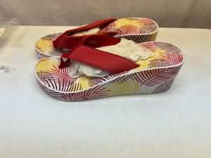 lot 5 image: MM. Tropical Wedge Flip Flop. Size 7-8