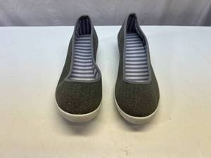 lot 6 image: MM. New-Gray Slip on Wedge Sneaker Size 9