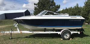 lot 2 image: 1987 Four Winns 16 Speedboat w Trailer